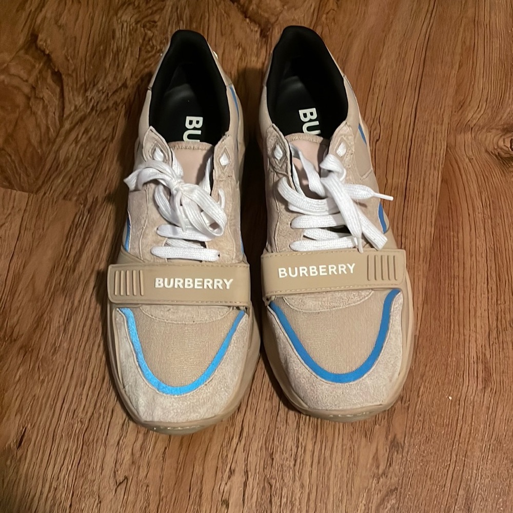 Burberry MF Ramsey Sneakers w/box and dustbag Sz. 9uk  10us …….100% Authentic